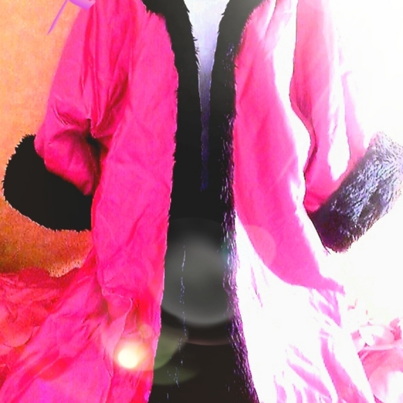 FUCHSIA TAFFETA BLACK FAUX FUR REVERSIBLE MAXICOAT - Picture 2 of 4